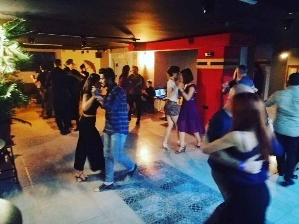 Tango yaparak kadına şiddete ’hayır’ dediler 