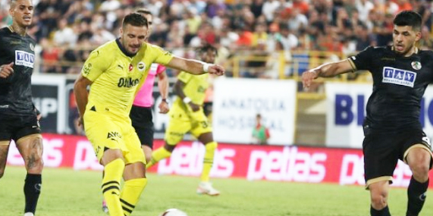 Tanıdıklarını doldurmaktan başka bir iş yapmadı ki... Fenerbahçe'yi bu isimden mahrum bırakmış: Olay gerçek ortaya çıktı!