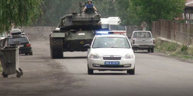 Tank polis eşliğinde kışlaya getirildi