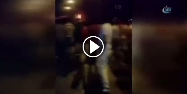 Tanklara karşı ellerinde sadece taş vardı!