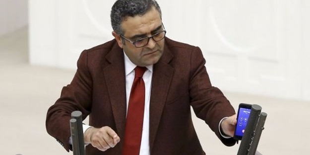 Tanrıkulu Meclis kürsüsünde telefonla konuştu