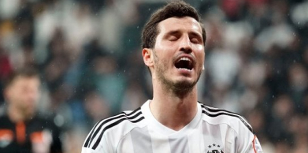 Taraftarlar çıldırdı! Sözleşmelerini uzatmamışlardı ve büyük tepki çekmişlerdi.. Şimdi ise ilan ettiler…