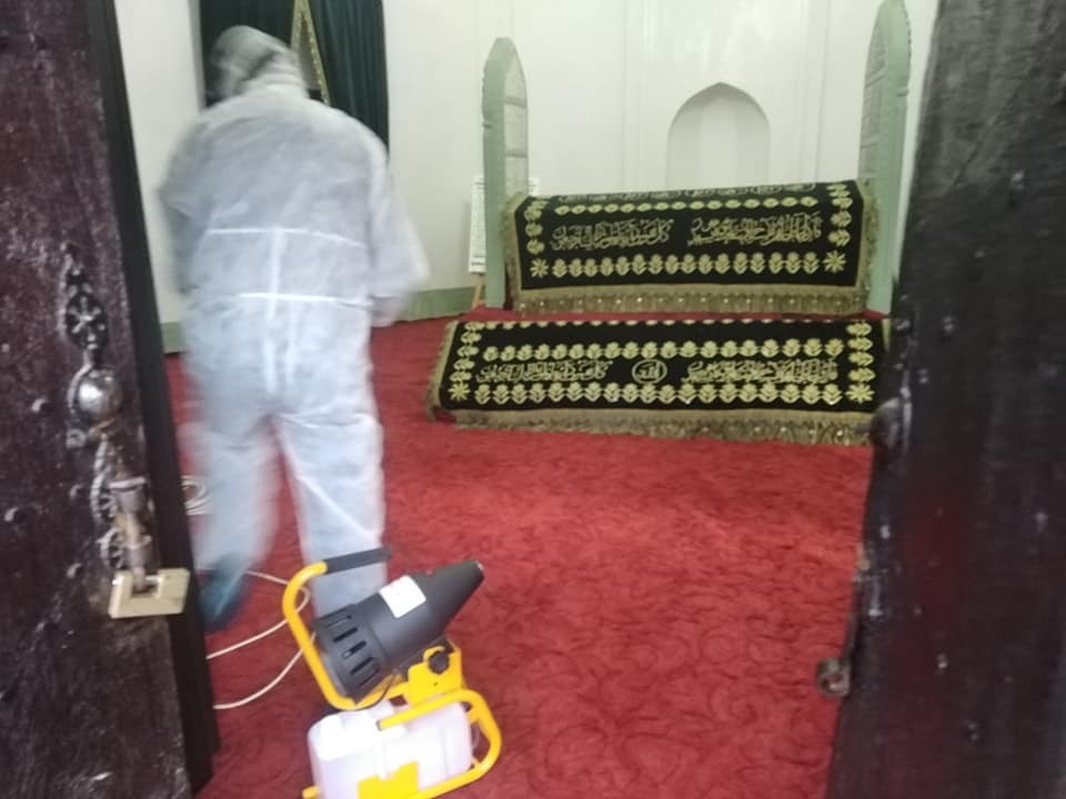 Tarihî cami ve türbe dezenfekte edildi 