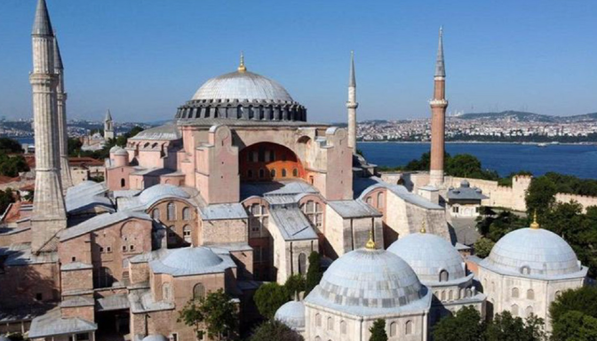 Tarihçi Mustafa Armağan tek tek yazdı: Geçmişte Ayasofya’da hukuk ihlalleri