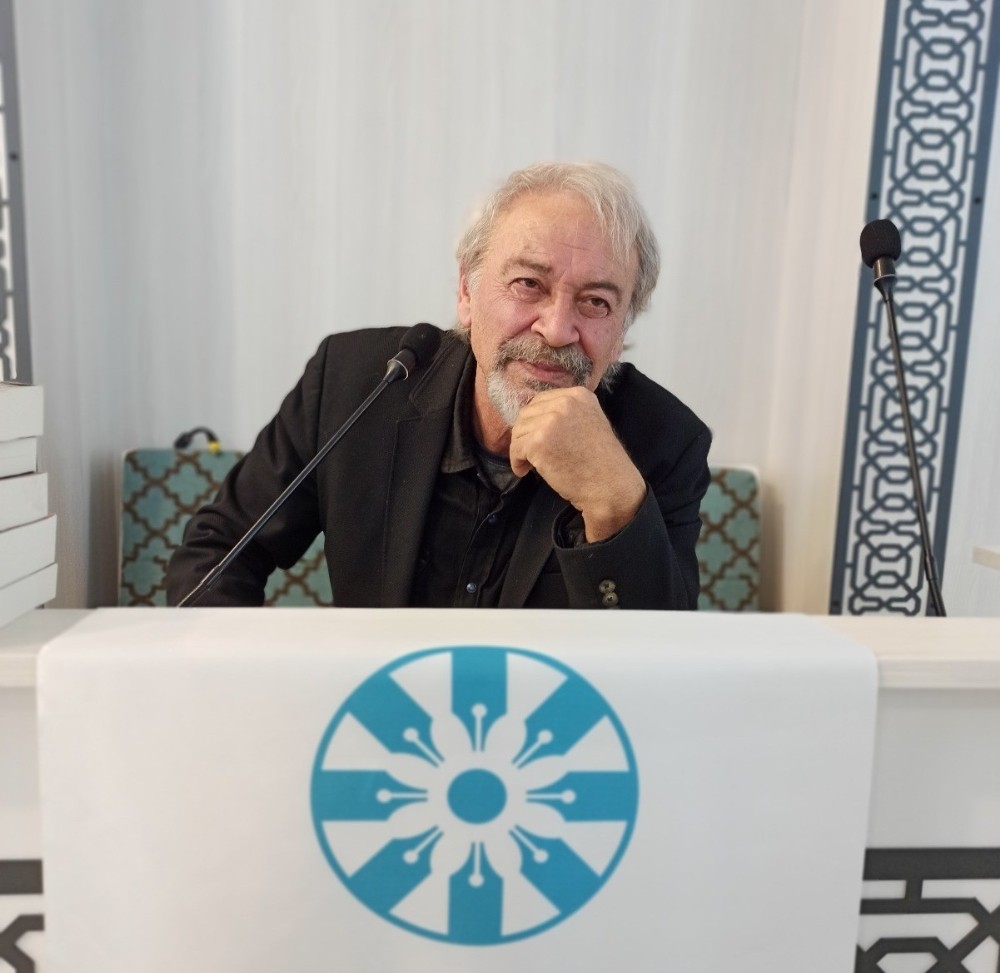 Tarihçi Şahin akademisyen ve öğrencilerle bir araya geldi 