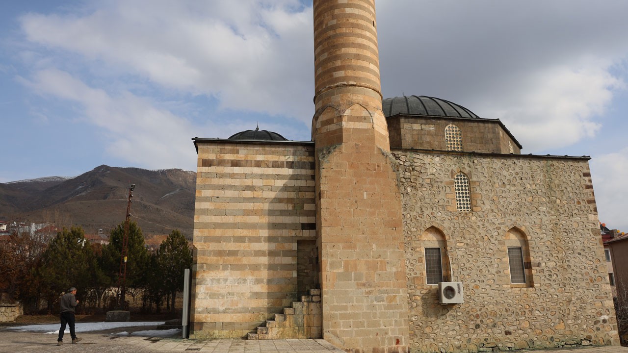 Tarihe geçen bir taşınma hikayesi! Türkiye'de bu caminin bir benzeri daha yok!