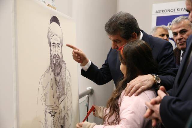 Tarihe ışık tutan 50 Müslüman alim, karakalem ile tanıtıldı