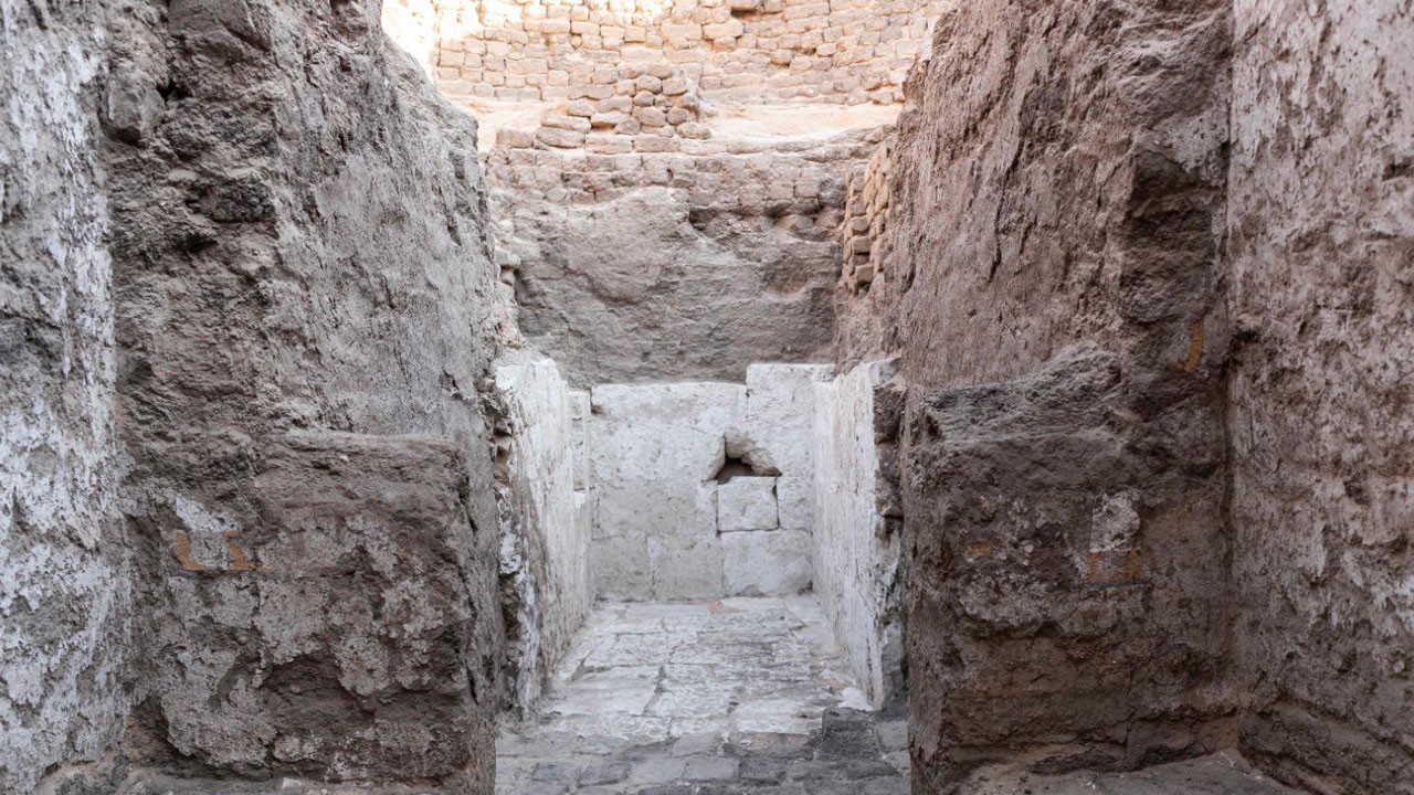 Tarihe ışık tutan büyük buluş! 3.500 yıllık kraliyet mezarı keşfedildi