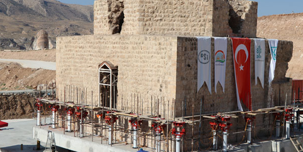 Tarihi Artuklu Hamamı yeni yerine indiriliyor!