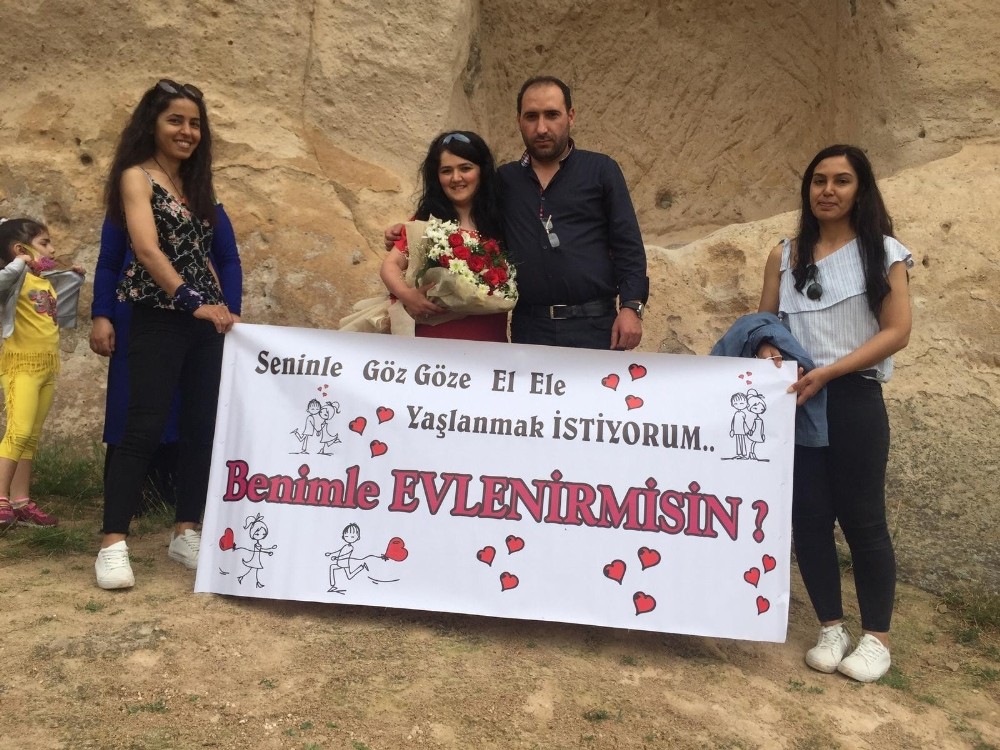 Tarihi bölgede ilginç evlenme teklifi 