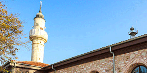Tarihi camide üzen görüntüler
