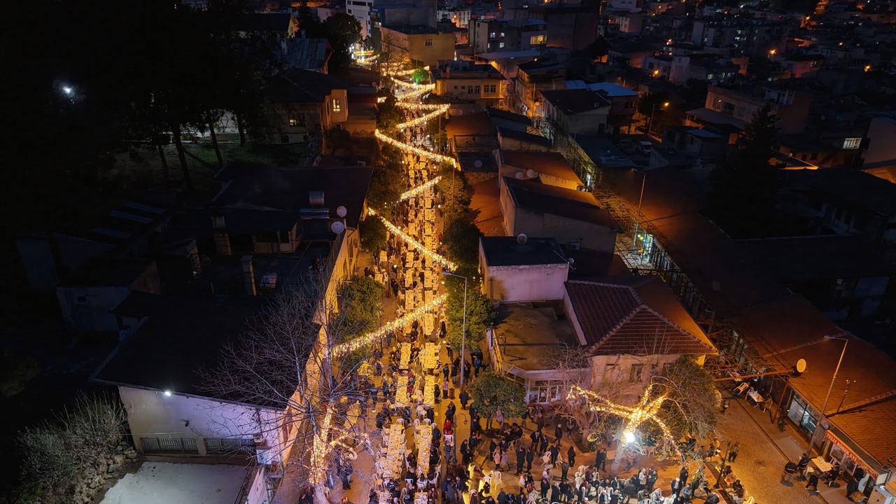 Tarihi çarşıda asırlık gelenek! Geçmişle bugün buluştu