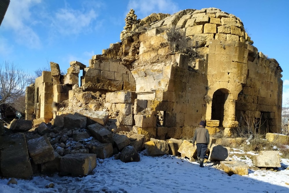 Tarihi Dağpazarı Kilisesi’nin bir kısmı yağışlardan yıkıldı 