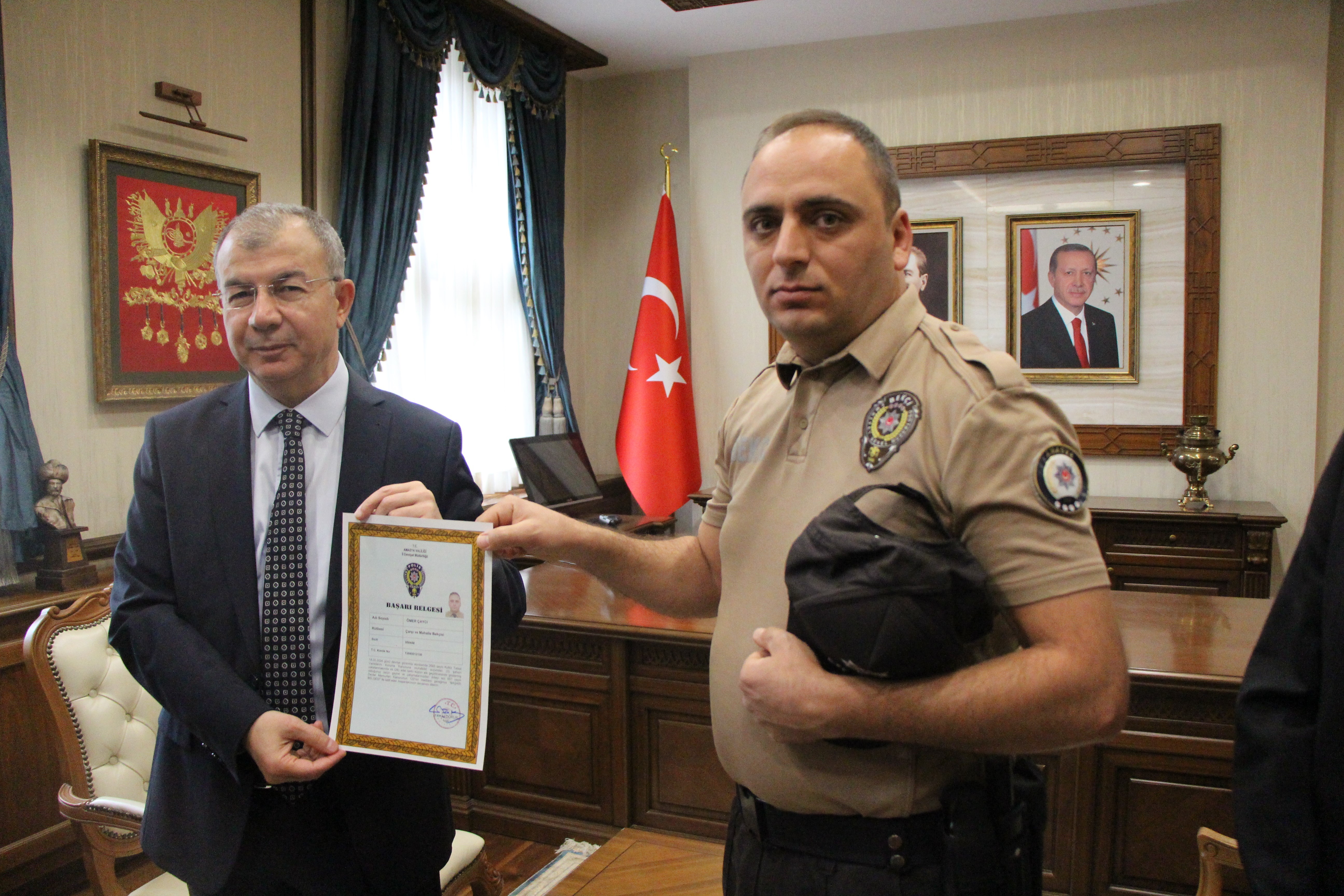 Tarihi eser kaçakçılığını engelleyen bekçilere büyük onur! Başarı belgesi verildi