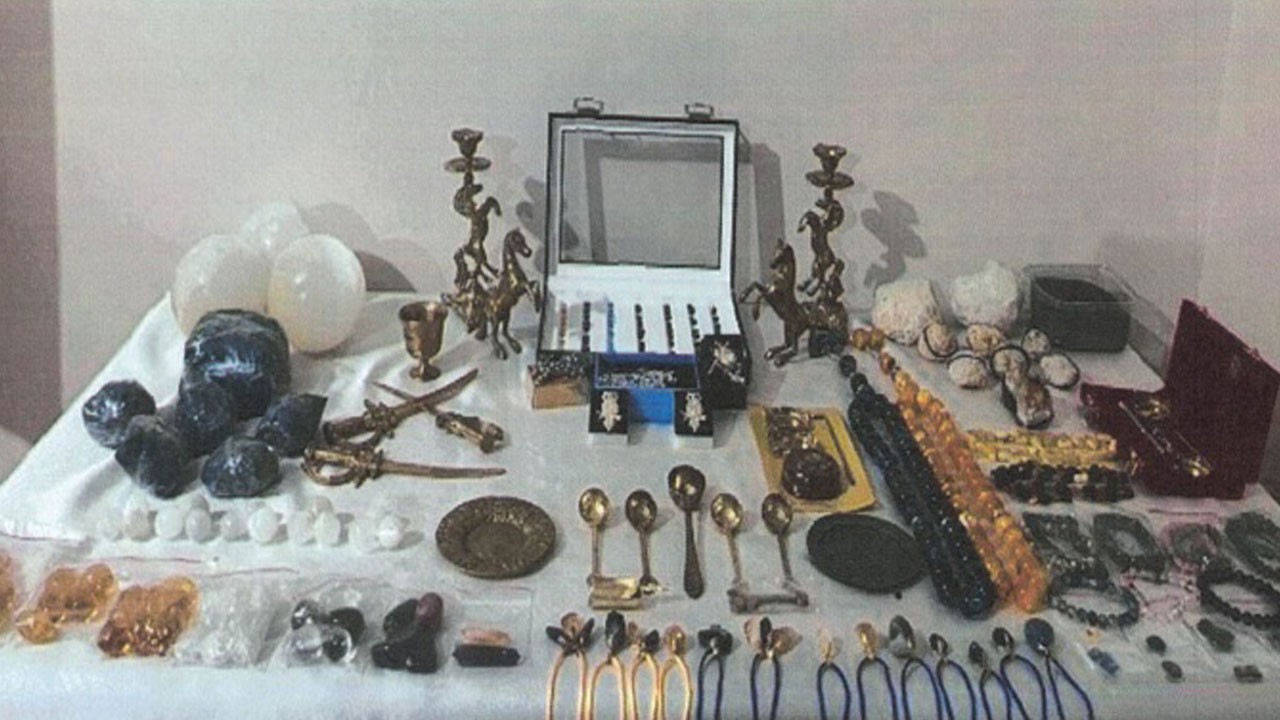 Tarihi eser operasyonu! Evden altın tozu çıktı