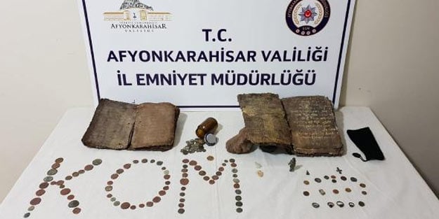 Tarihi eser ve gök taşı satmaya çalışırken yakalandılar