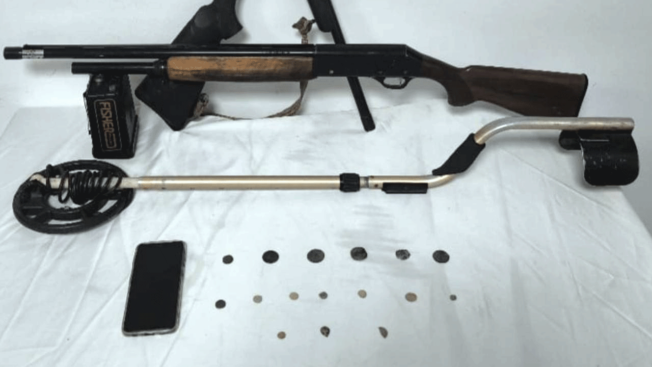 Tarihi eser ve uyuşturucuya müşteri arıyordu, jandarmaya yakalandı!