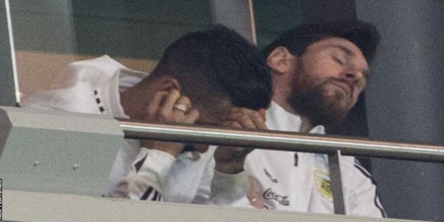 Tarihi farktan sonra Messi stadı terketti!