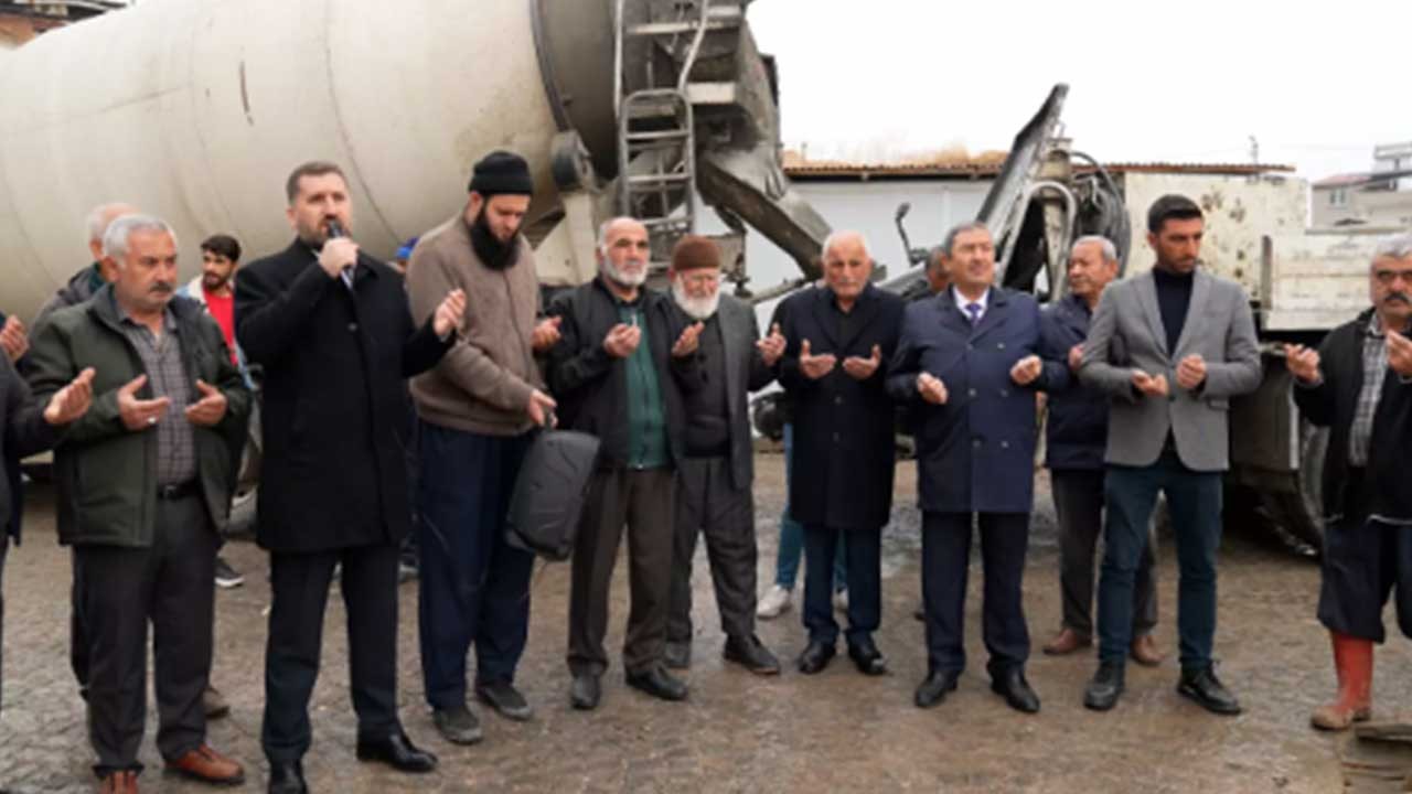 Tarihi felakette yıkılmıştı! Çarşı Camii'nin temeli yeniden atıldı