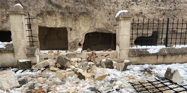 Tarihi Gaziantep Kalesi depremde hasar gördü