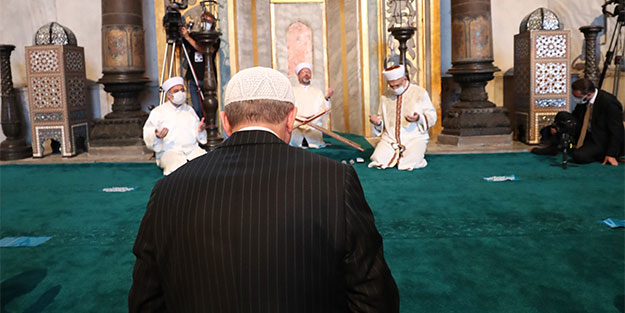 Tarihi günde tarihi anlar! Dünya, Ayasofya'daki bu görüntüleri konuşuyor