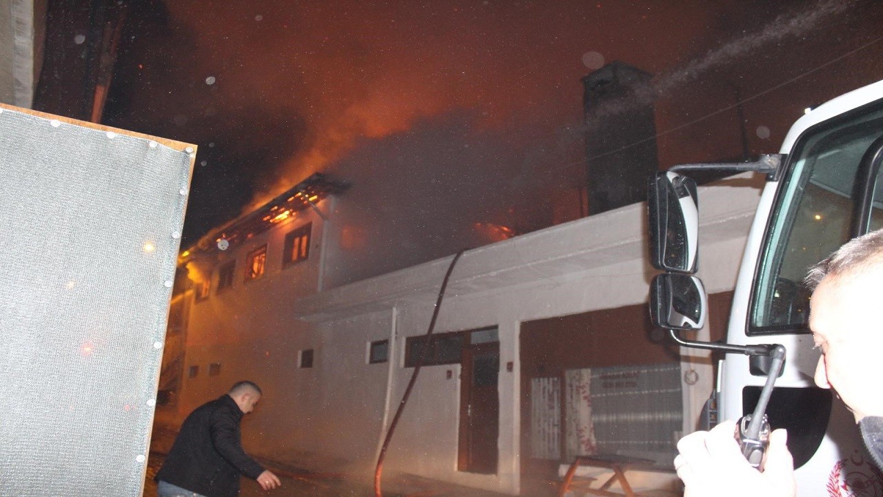 Tarihi hamam böyle küle döndü