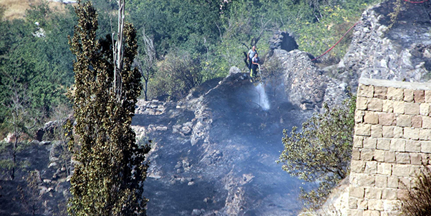 Tarihi ilçede korkutan yangın!
