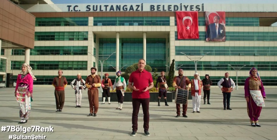 Tarihi kemerde halk oyunları şovu 