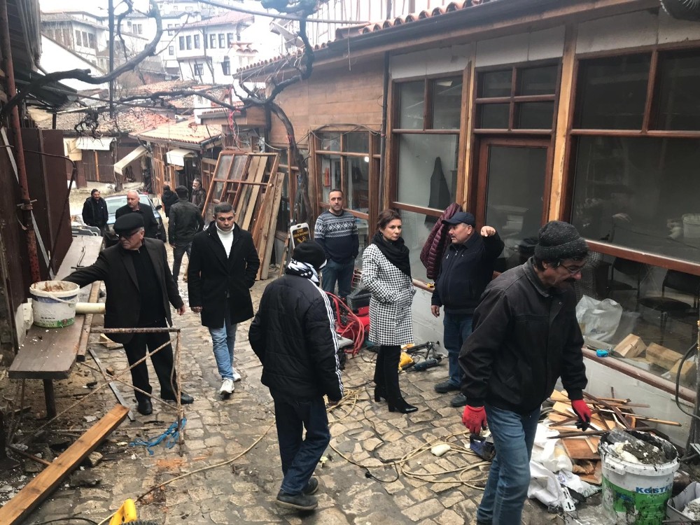 Tarihi kentte restorasyon çalışmaları devam ediyor 