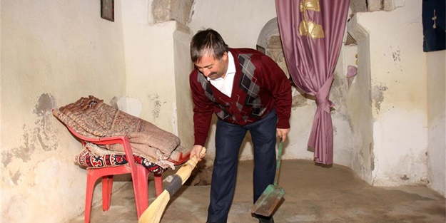 Tarihi kilise imama emanet