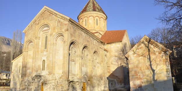 Tarihi kilisenin restorasyonu devam ediyor