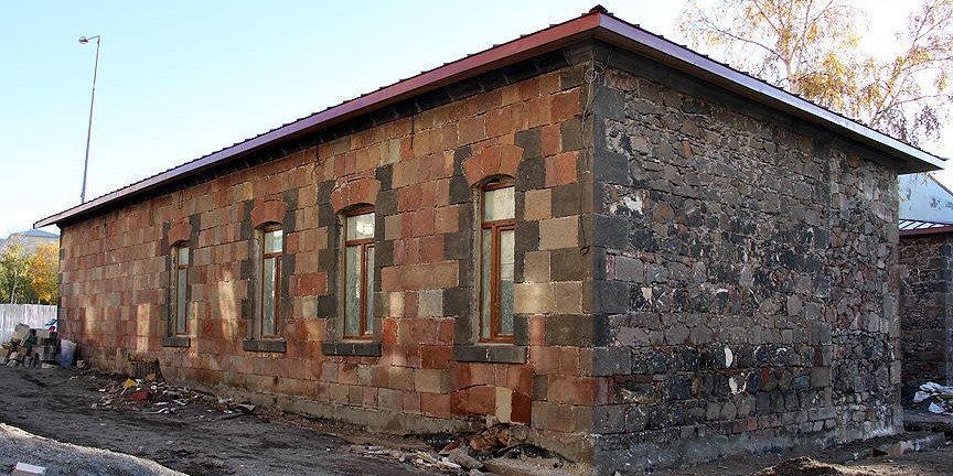 Tarihi konak kütüphane oluyor