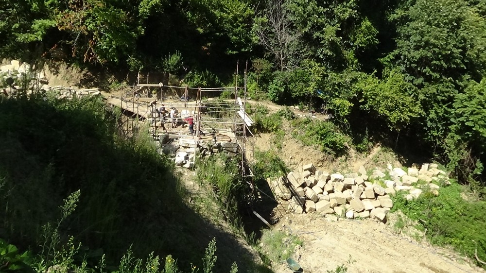 Tarihi köprüde onarım çalışmaları başladı 