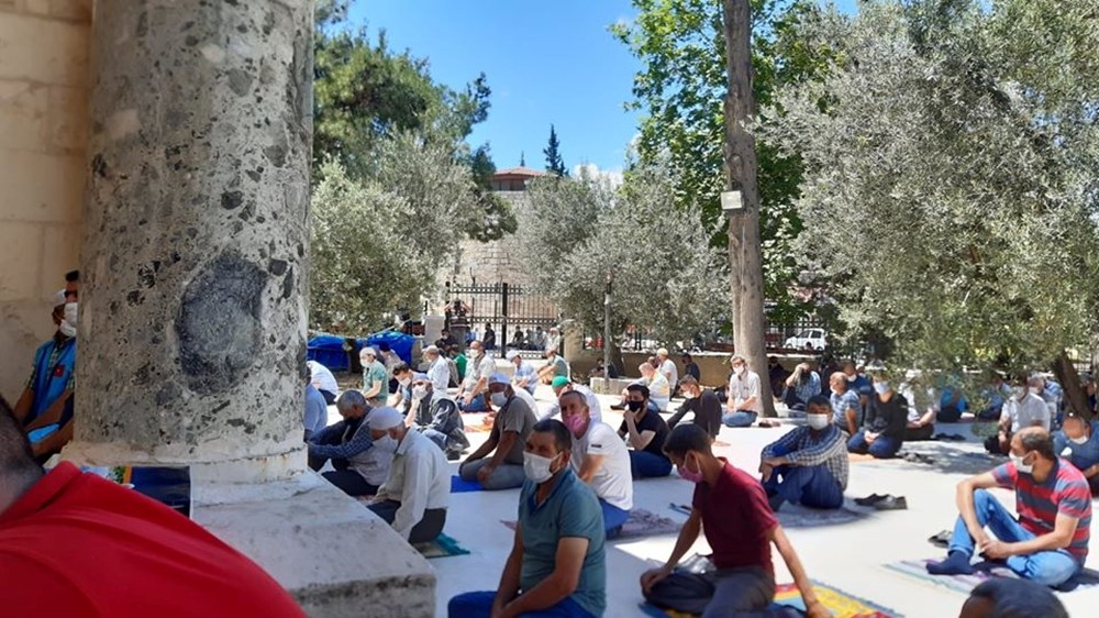 Tarihi Laal Paşa Camide ilk Cuma namazı kılındı 