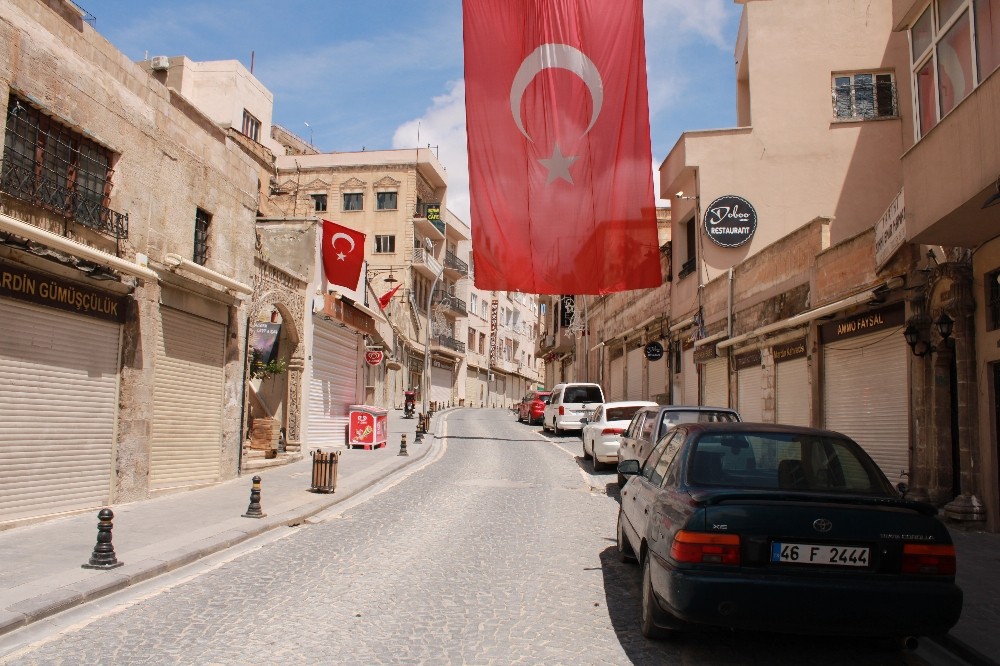 Tarihi Mardin sokakları sessizliğe büründü 