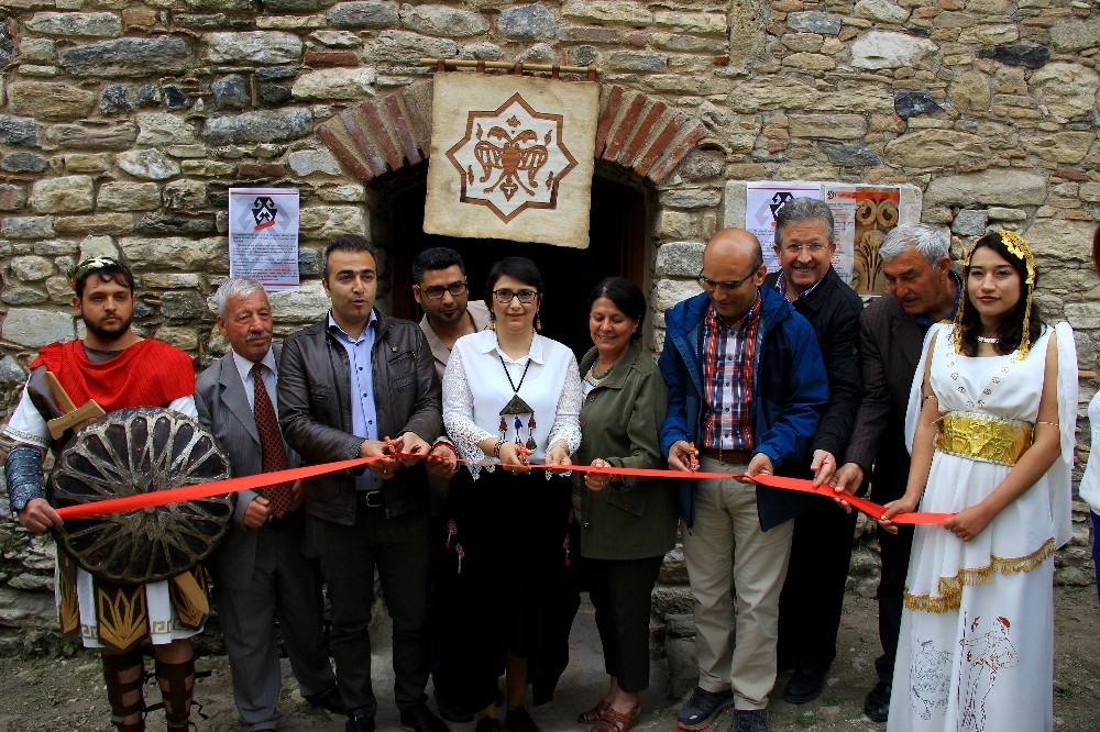 Tarihi mekânda, tarihi sergi 