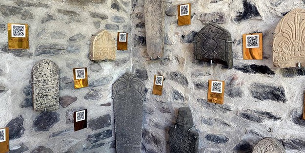 Tarihi mezar taşları böyle okunacak