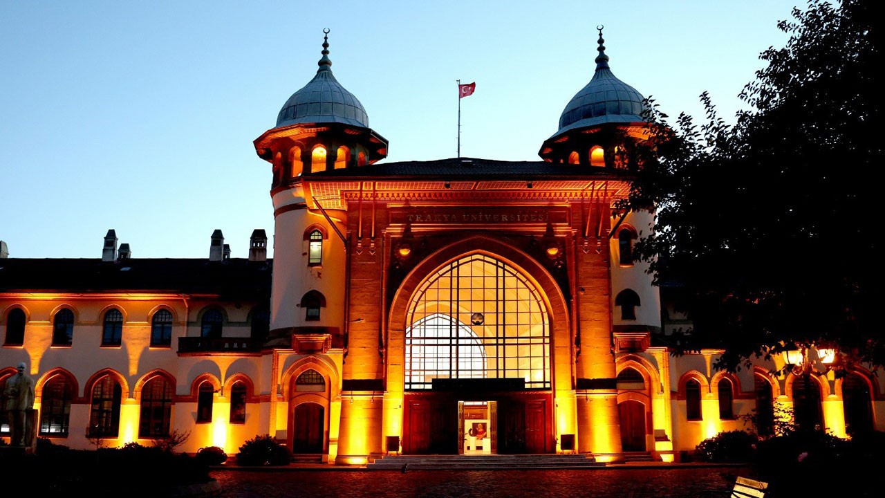 Tarihi miras ışıl ışıl! Karaağaç Garı geceleri büyülüyor