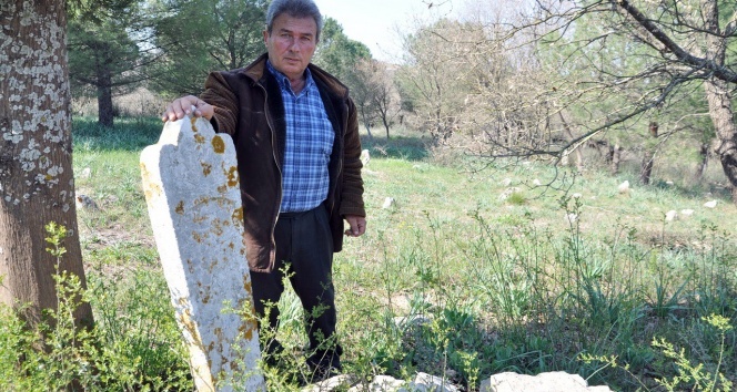 Tarihi Osmanlı mezar taşları çalınıyor