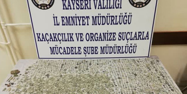 Tarihi sikkeleri satmaya çalışırken suçüstü yakalandı