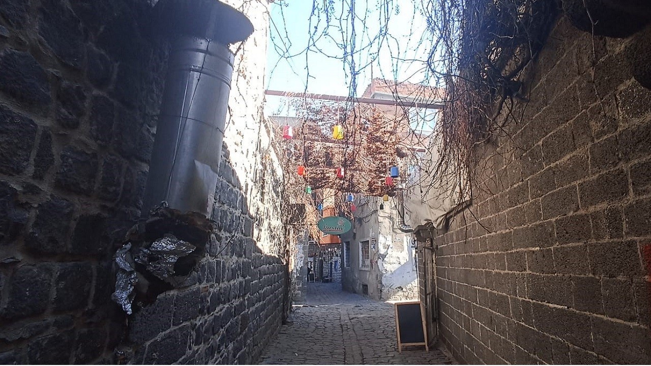 Tarihi sokakta baca borusu kirliliği