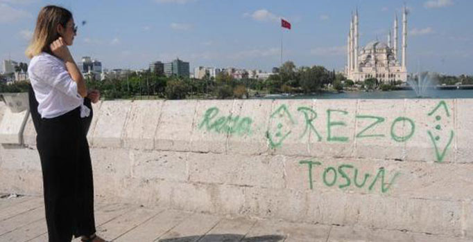 Tarihi Taşköprü'ye yazılanlar tepki çekti