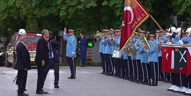 Tarihi tören başladı! Başkan Meclis'e gidiyor