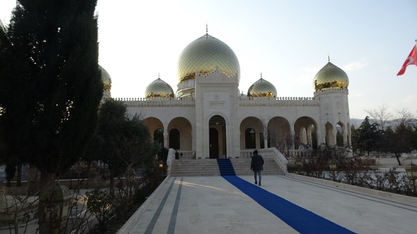 Tarihi türbe depremden etkilenmedi! Türkiye'nin Tac Mahal'i dimdik ayakta