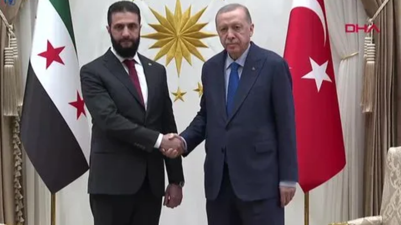 Tarihi ziyaretten görüntüler! Başkan Erdoğan, Ahmet Şara’yı kabul etti