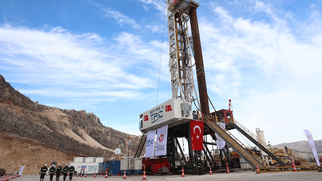 Tarihin en büyük petrol keşfi yapılmıştı: 500 kilometreye ulaşıldı!