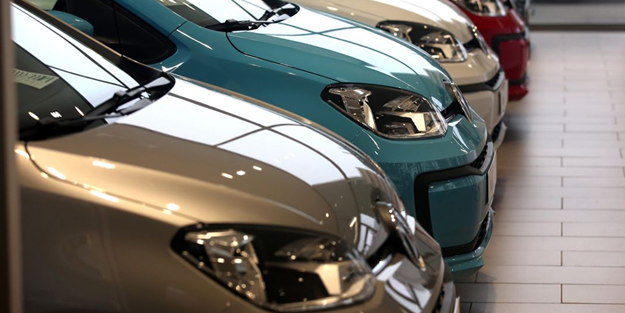 Tarihin en çok satan otomobilleri! Mercedes, BMW, Audi, Tesla, Volkswagen, Ford, Fiat dona kaldı... Zirvedeki araç bomba