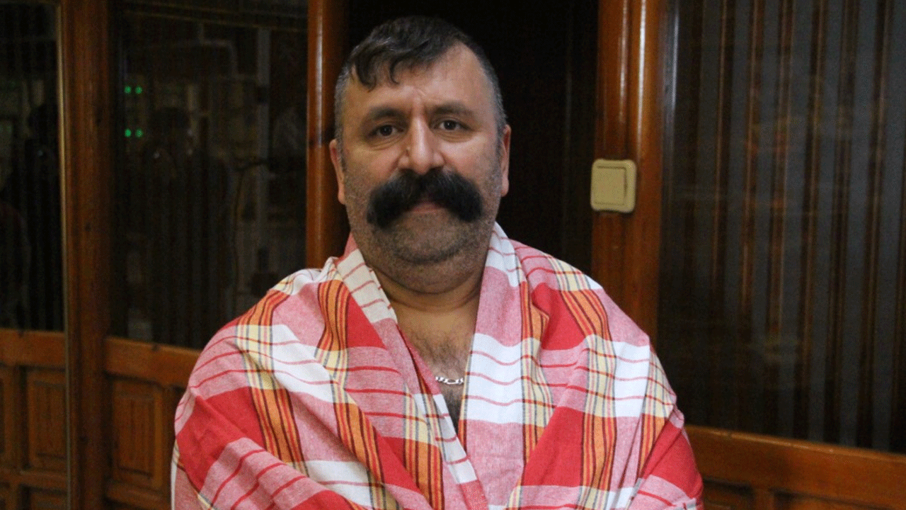 Tarihi hamamda 15 saat çalışıyor! Aylık 50 bin lira kazanıyor!