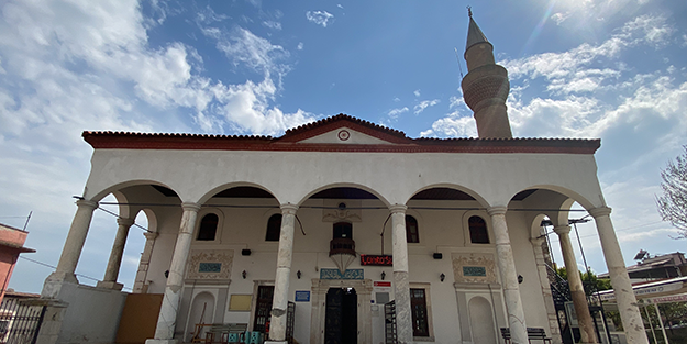 Tarihteki hiç bir kötü hadise bu camiyi durduramadı! 433 yıldır ezan okunuyor