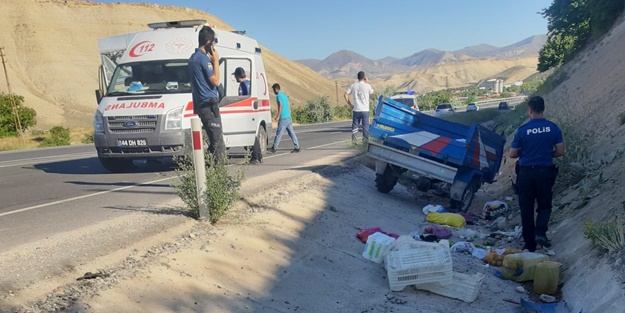 Tarım aracı devrildi! Yaralılar var